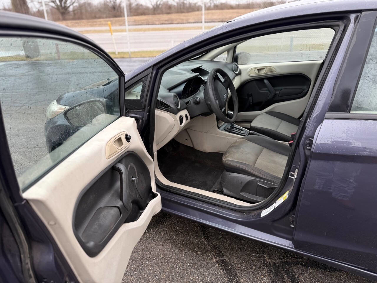 Used 2013 Ford Fiesta S w/ Convenience Pkg image 8