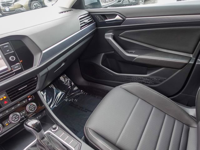 Used 2024 Volkswagen Jetta SE w/ Panoramic Sunroof Package image 20