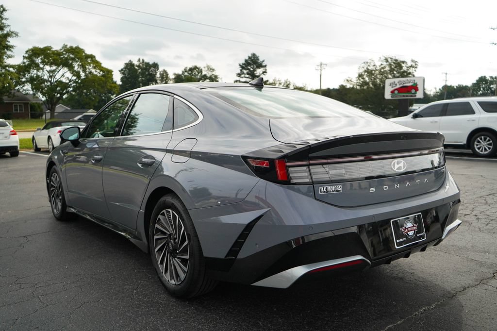 Used 2024 Hyundai Sonata Limited FWD image 3