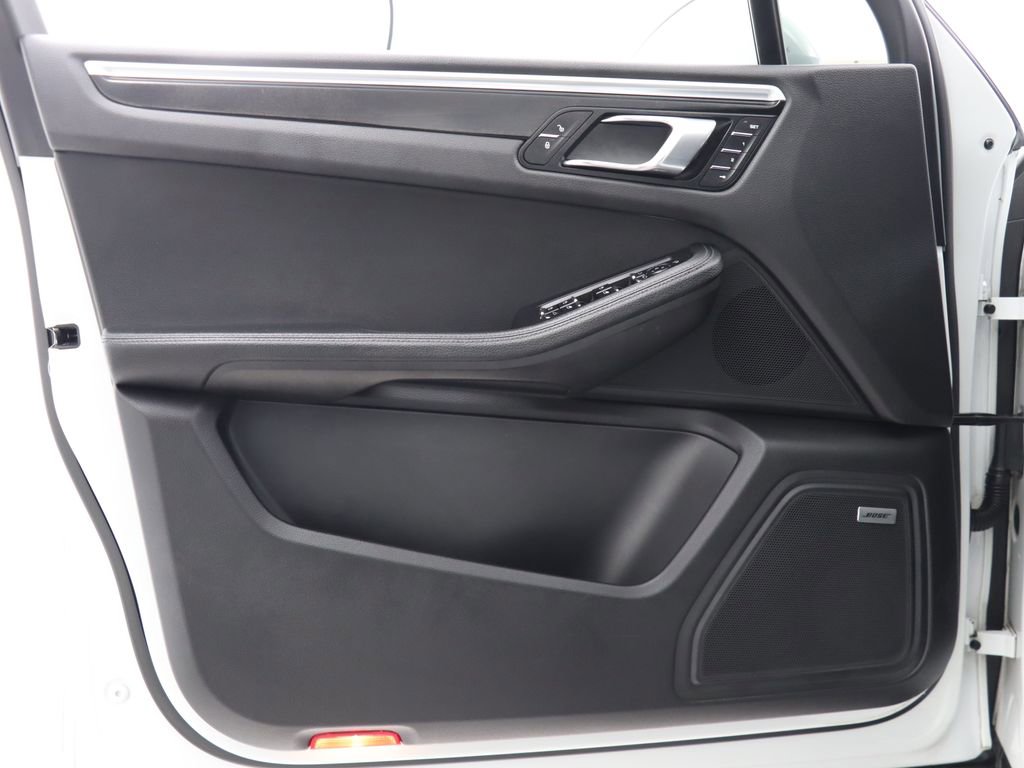 Used 2017 Porsche Macan S image 41