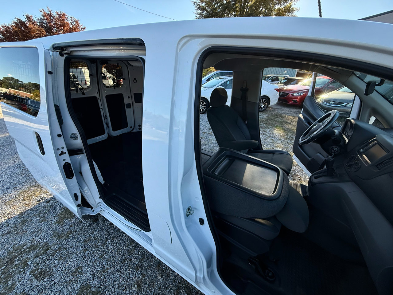 Used 2020 Nissan NV200 SV w/ Sliding Glass Door Package image 30
