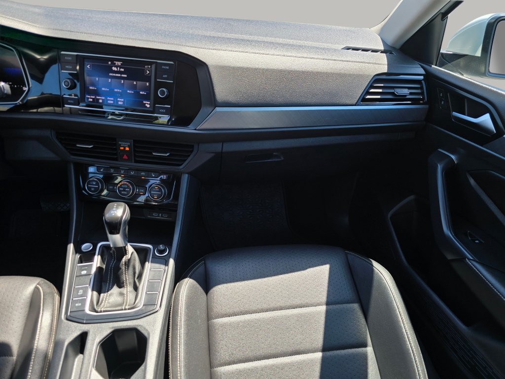 Used 2024 Volkswagen Jetta SE FWD image 13