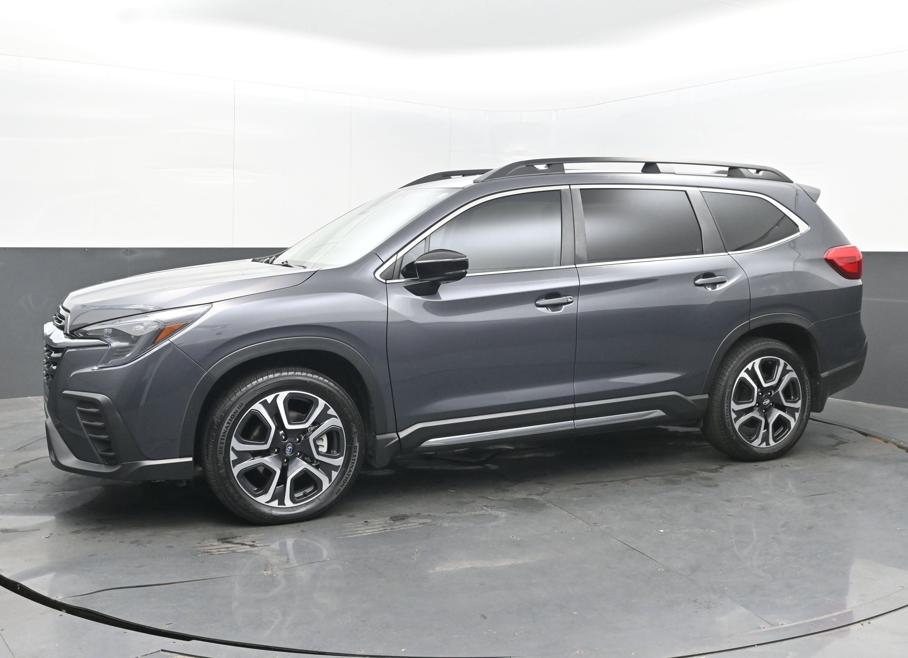 Used 2024 Subaru Ascent Limited image 5