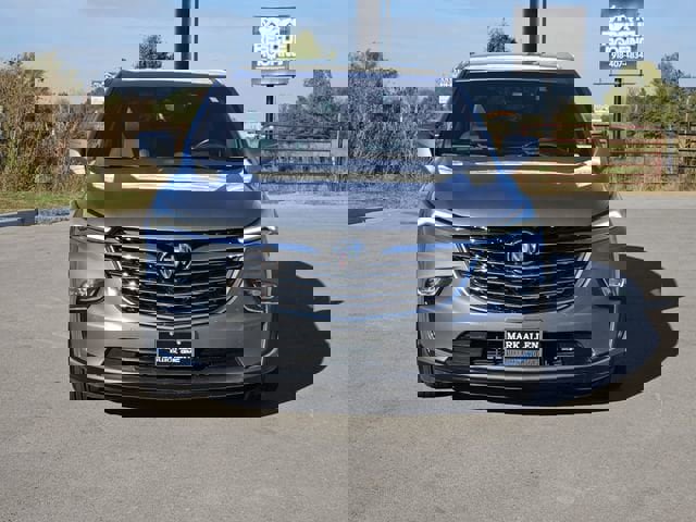 Used 2024 Buick Enclave Premium image 2