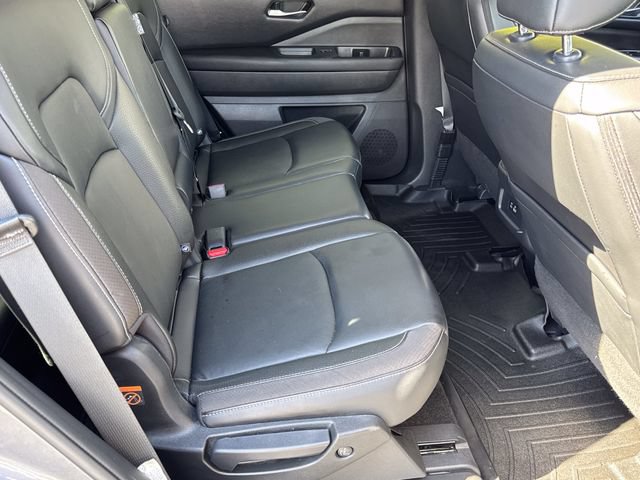 Used 2023 Nissan Pathfinder SL w/ Black Appearance Package AWD/4WD image 26