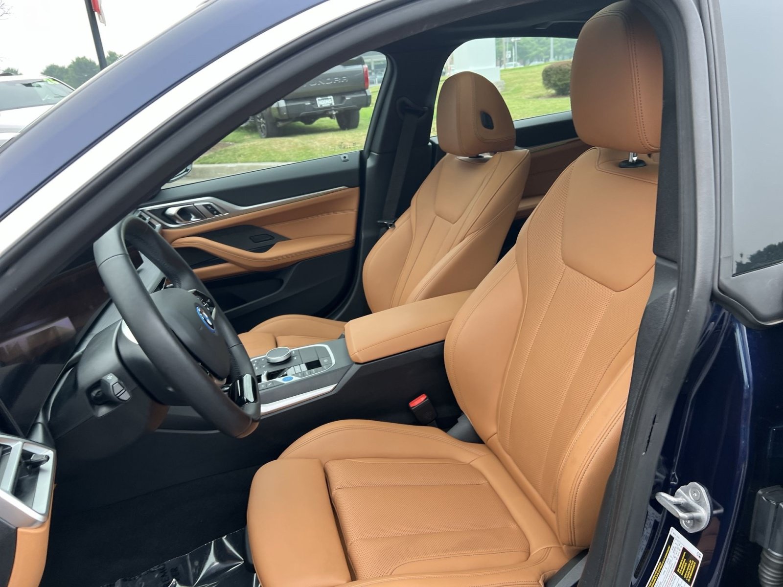 Used 2025 BMW i4 xDrive40i w/ Premium Package AWD/4WD image 13