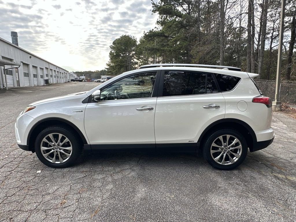 Used 2018 Toyota RAV4 Limited image 4