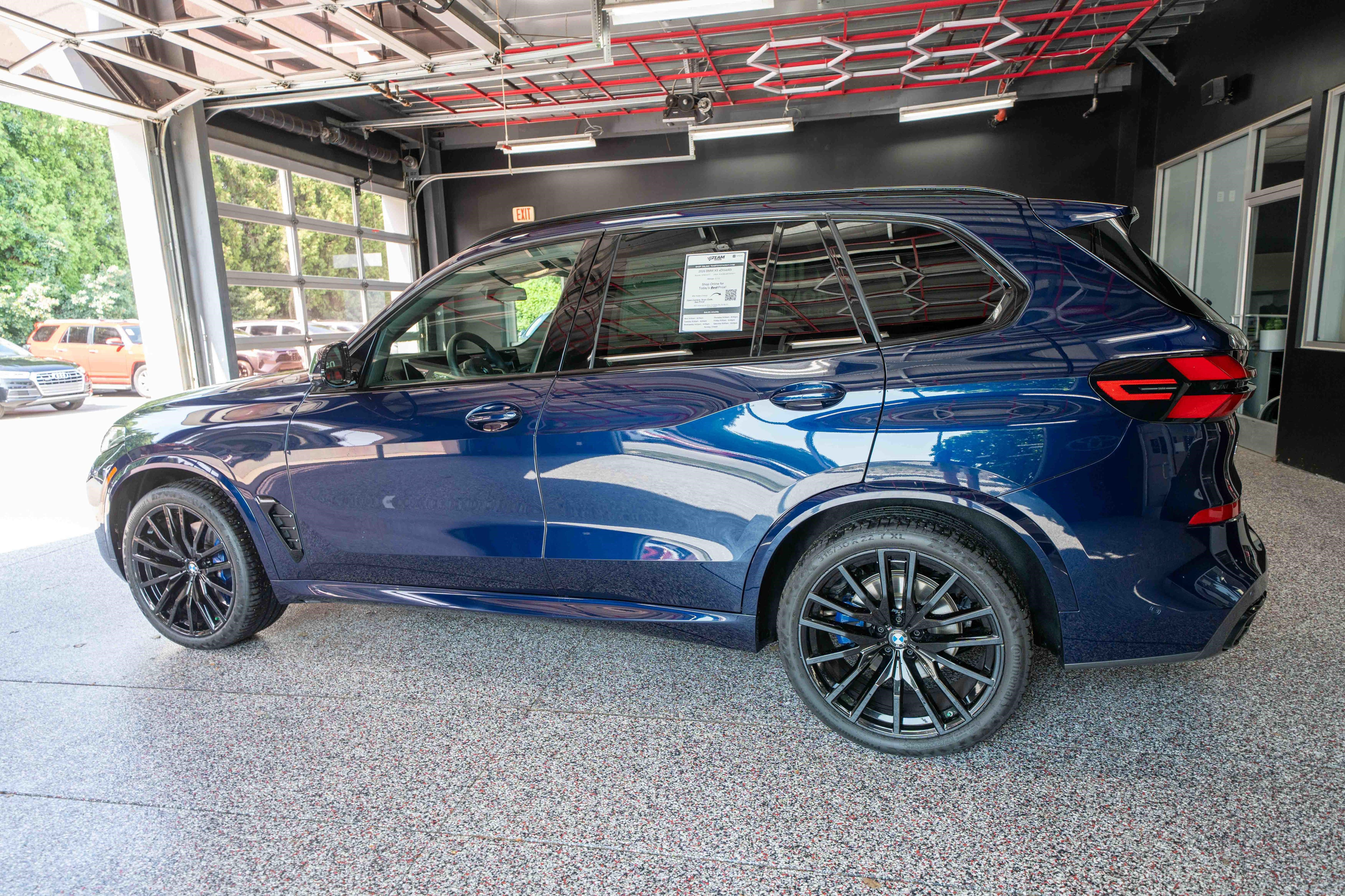 Used 2026 BMW X5 xDrive40i w/ M Sport Package AWD/4WD image 2
