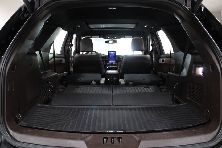 Used 2022 Ford Explorer King Ranch w/ Technology Package image 15