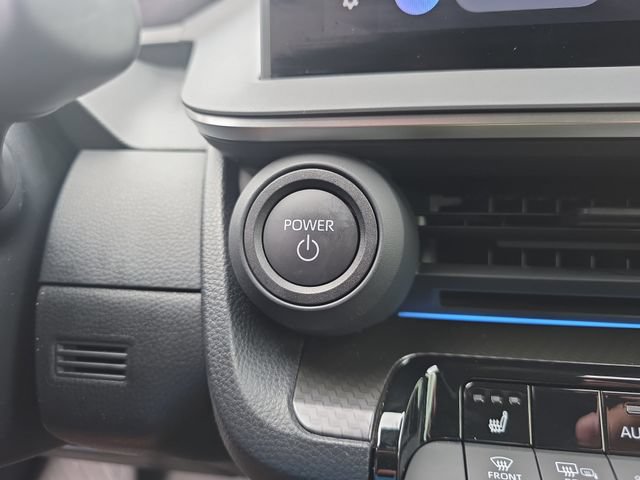 Used 2025 Toyota Prius FWD image 21