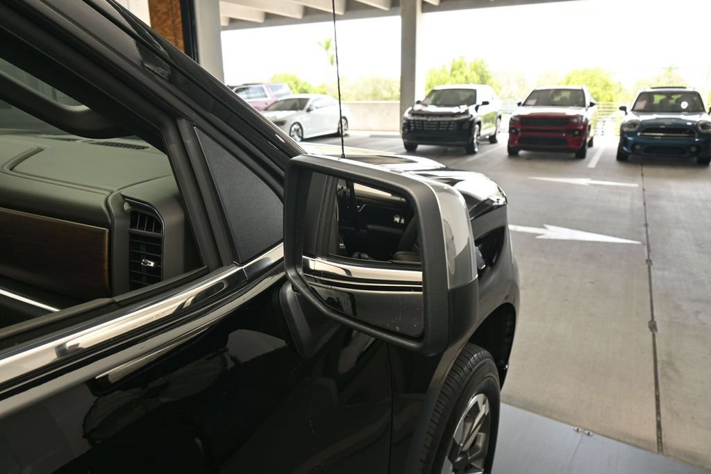 Used 2026 Chevrolet Silverado 1500 High Country RWD image 48