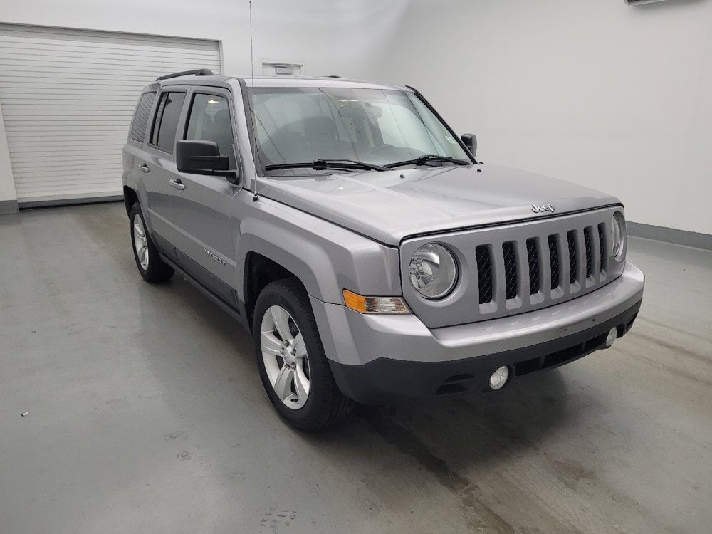 Used 2016 Jeep Patriot Latitude FWD image 14
