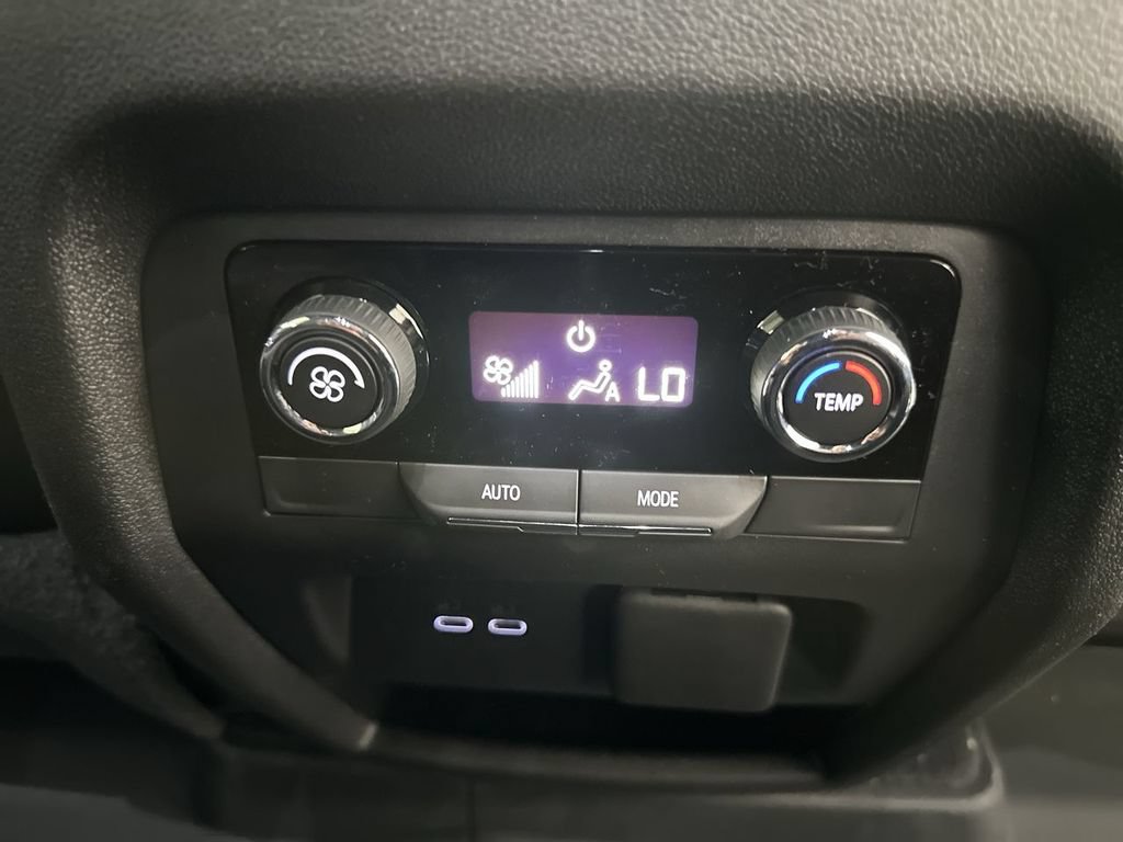 New 2026 Chevrolet Traverse LT w/ Midnight/Sport Edition AWD/4WD image 25