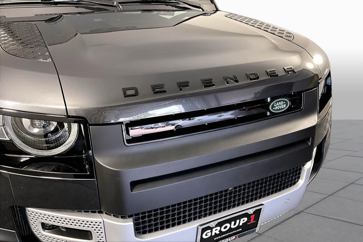 Used 2022 Land Rover Defender 110 S AWD/4WD image 28