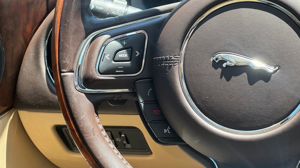 Used 2018 Jaguar XJ L Portfolio RWD image 14