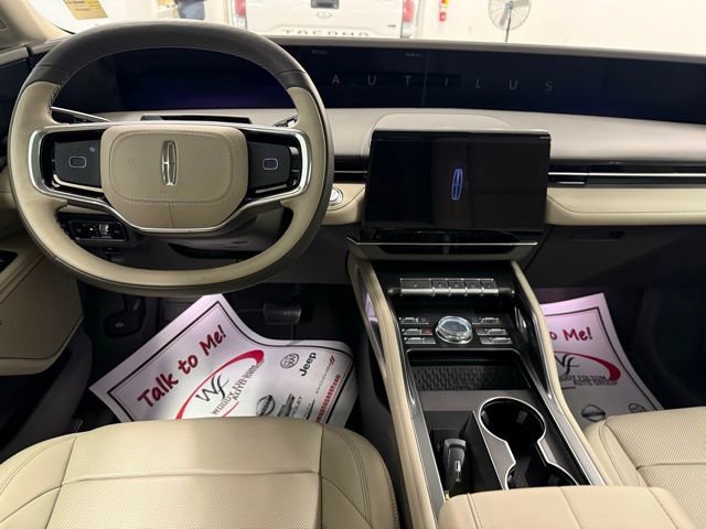 Used 2025 Lincoln Nautilus Premier w/ Equipment Group 102A image 18