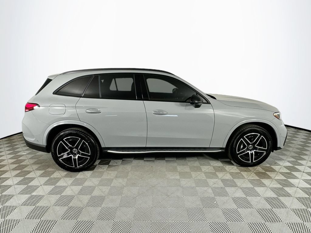 Used 2025 Mercedes-Benz GLC 300 4MATIC image 8