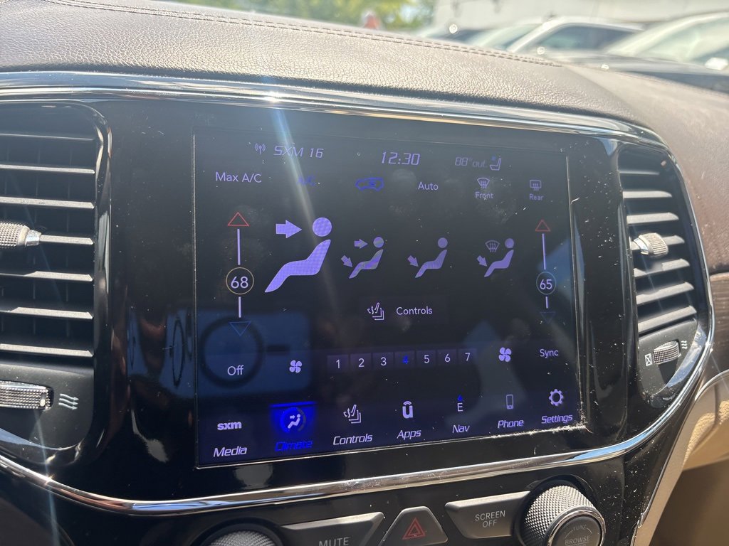 Used 2021 Jeep Grand Cherokee Overland w/ Trailer Tow Group IV image 29