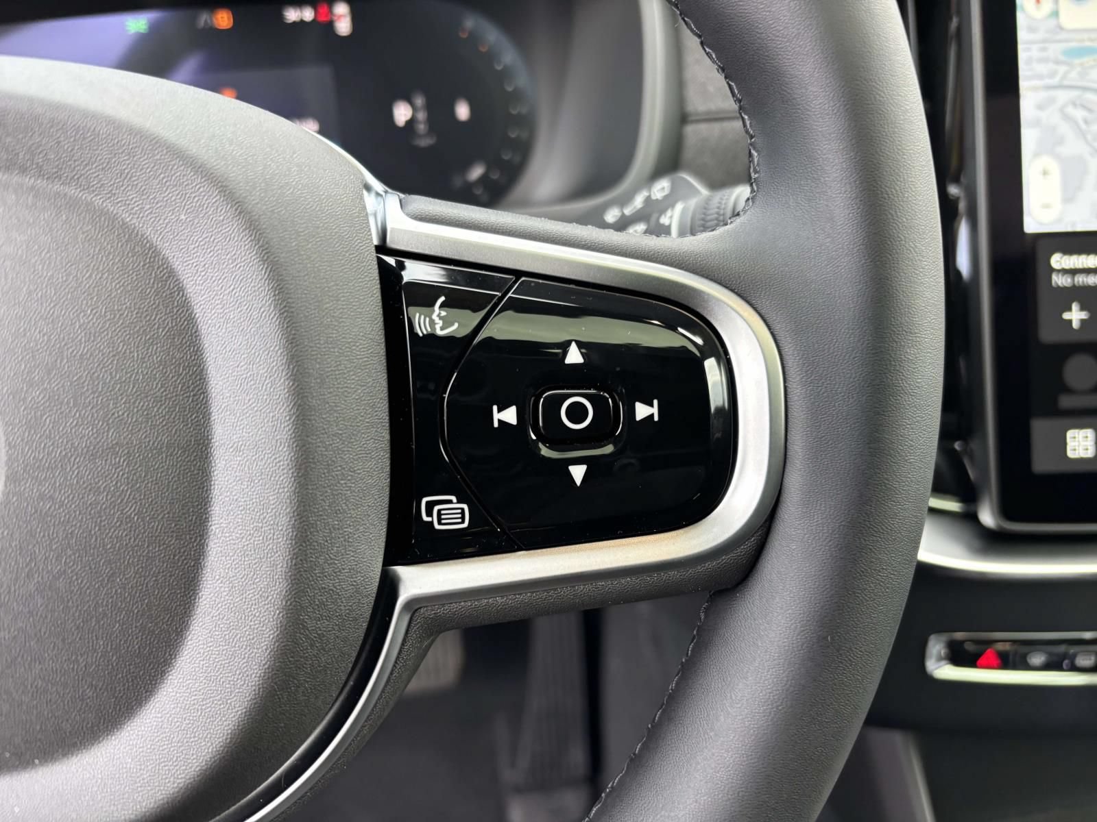 New 2026 Volvo XC90 B6 Plus w/ Protection Package Premier AWD/4WD image 19