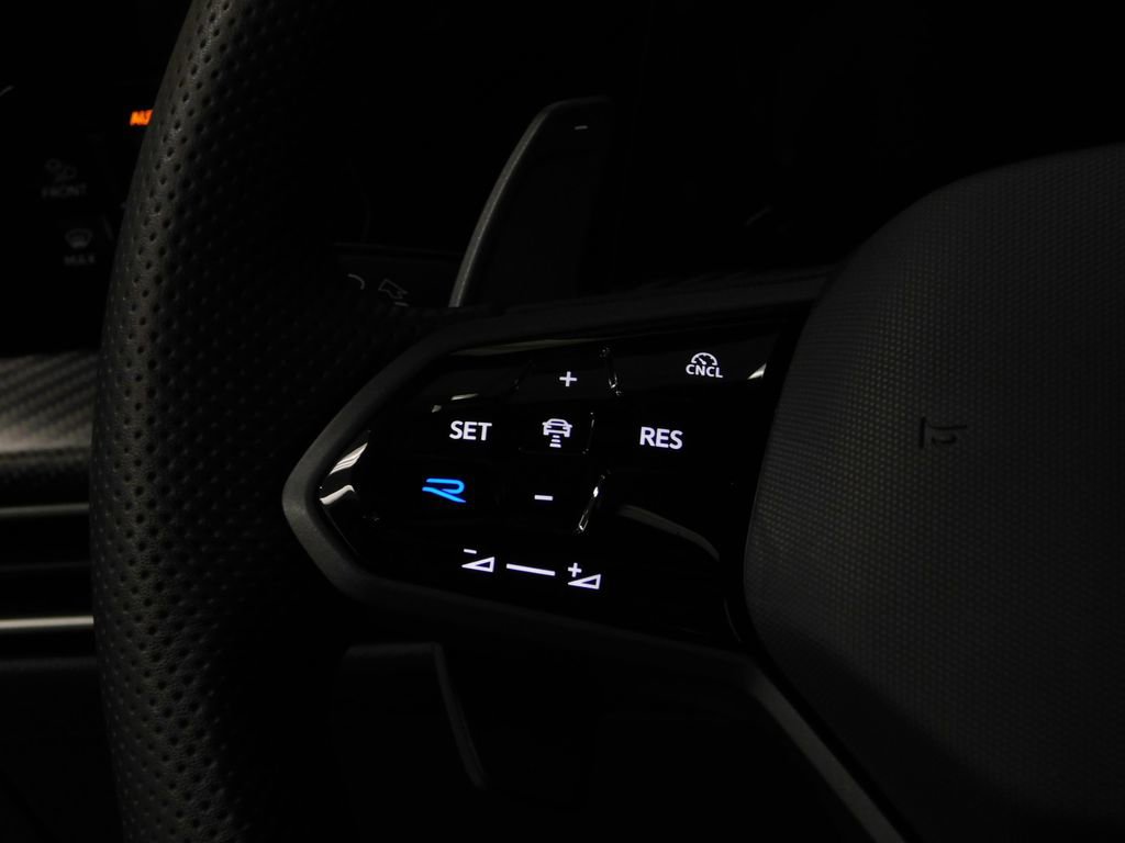 Used 2025 Volkswagen Golf R Black Edition image 44