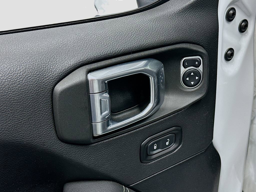 Used 2021 Jeep Wrangler Unlimited Sahara w/ Uconnect 4C Nav & Sound Group image 19