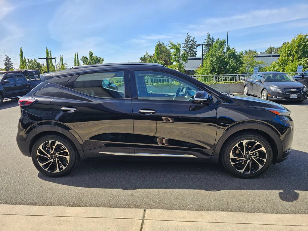 Used 2022 Chevrolet Bolt EUV Premier FWD image 6