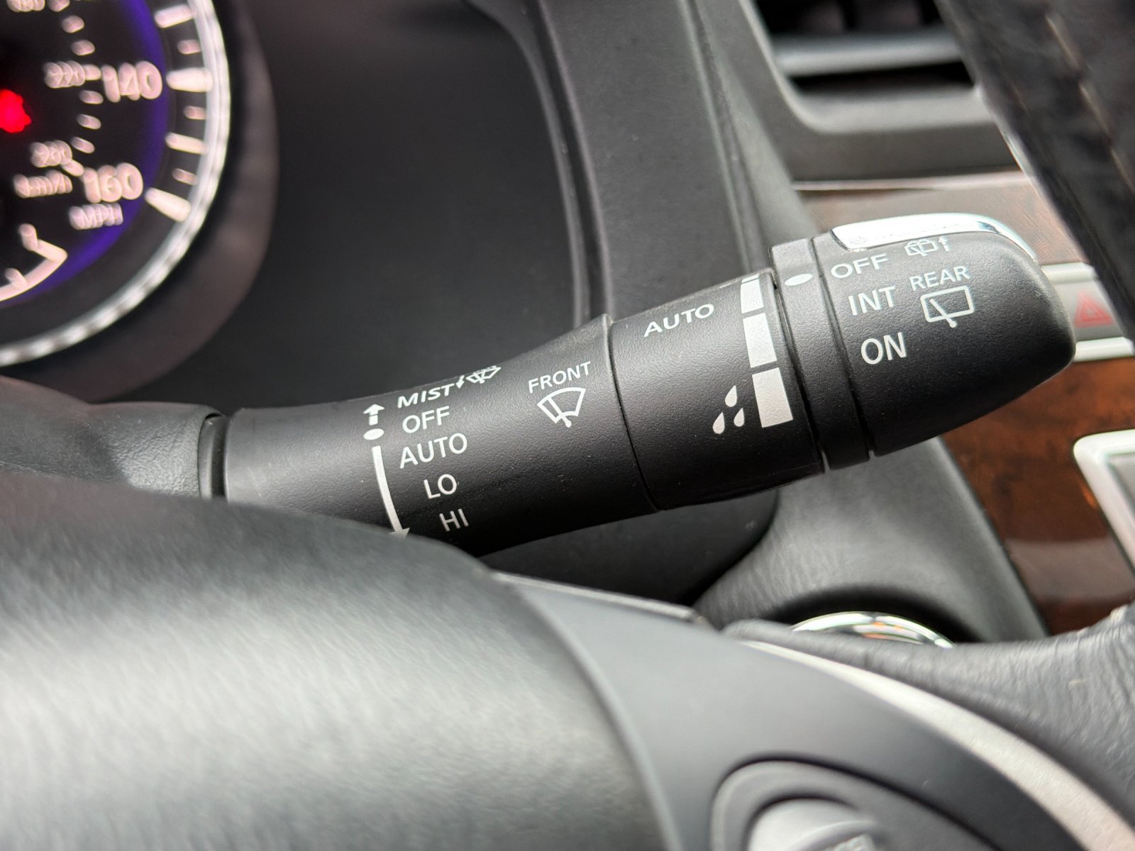 Used 2020 INFINITI QX60 Luxe w/ Sensory Package FWD image 32