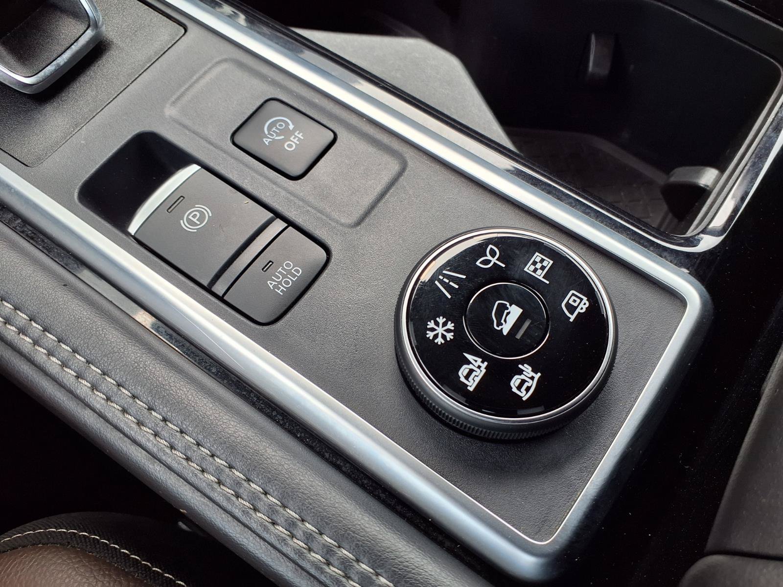 Used 2024 Nissan Pathfinder Platinum AWD/4WD image 14