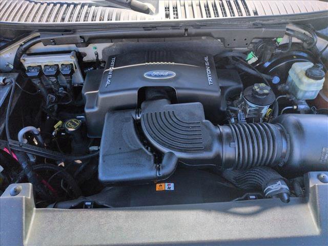 Used 2003 Ford Expedition XLT image 22