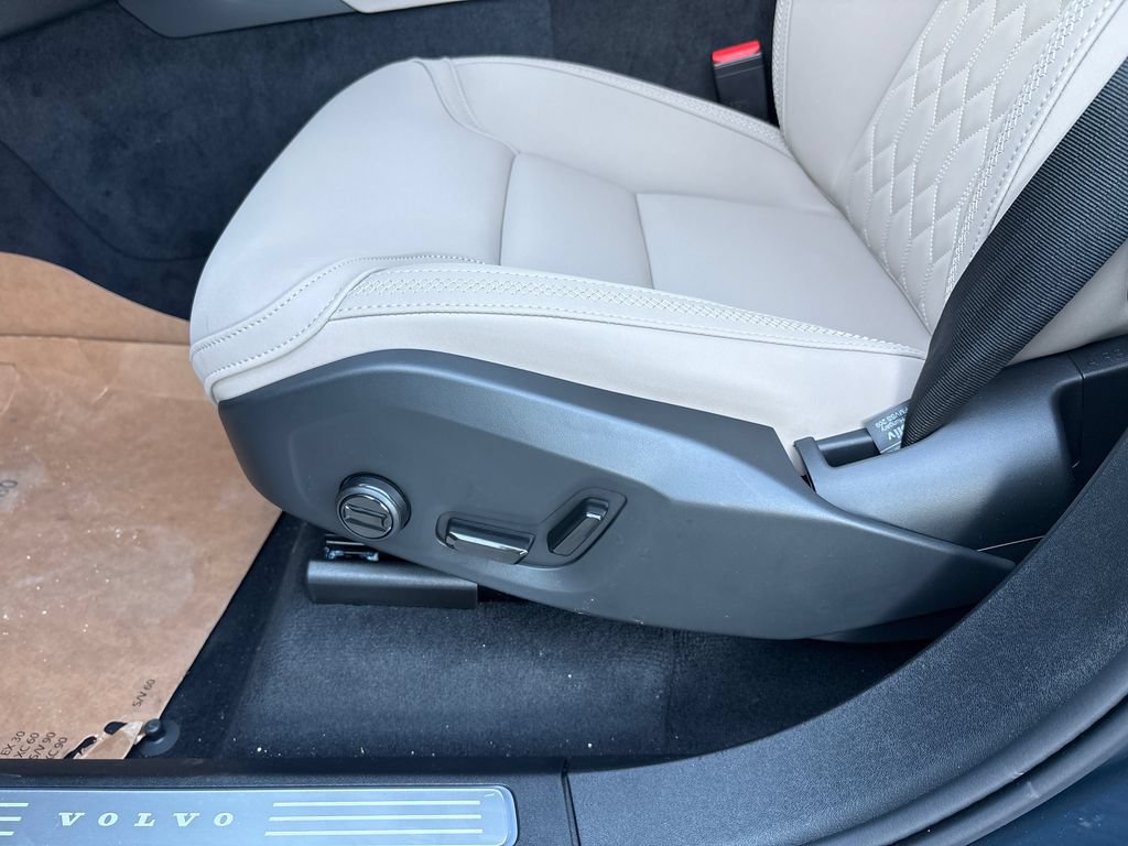 New 2026 Volvo XC90 B6 Plus AWD/4WD image 8