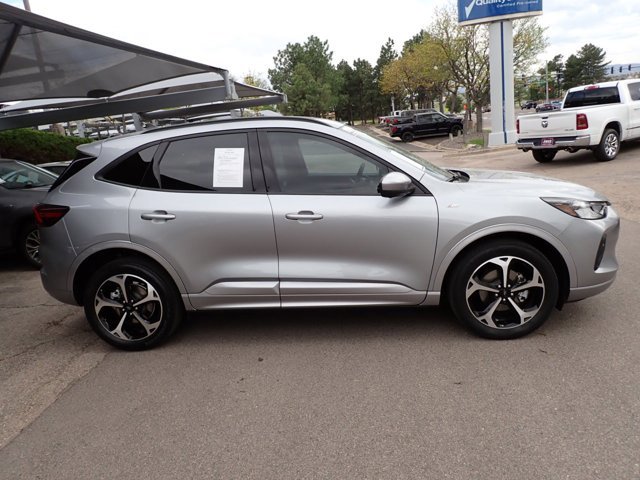 Used 2023 Ford Escape ST-Line Select w/ Tech Pack #2 AWD/4WD image 5