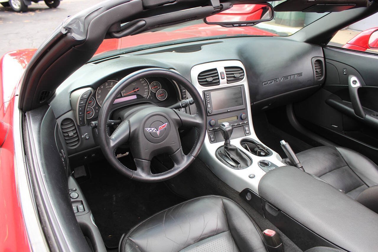 Used 2005 Chevrolet Corvette Convertible w/ Preferred Equipment Group RWD image 11