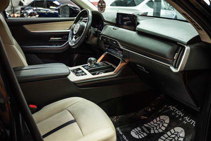 Used 2024 MAZDA CX-90 Plug-In Hybrid w/ Premium Pkg image 14