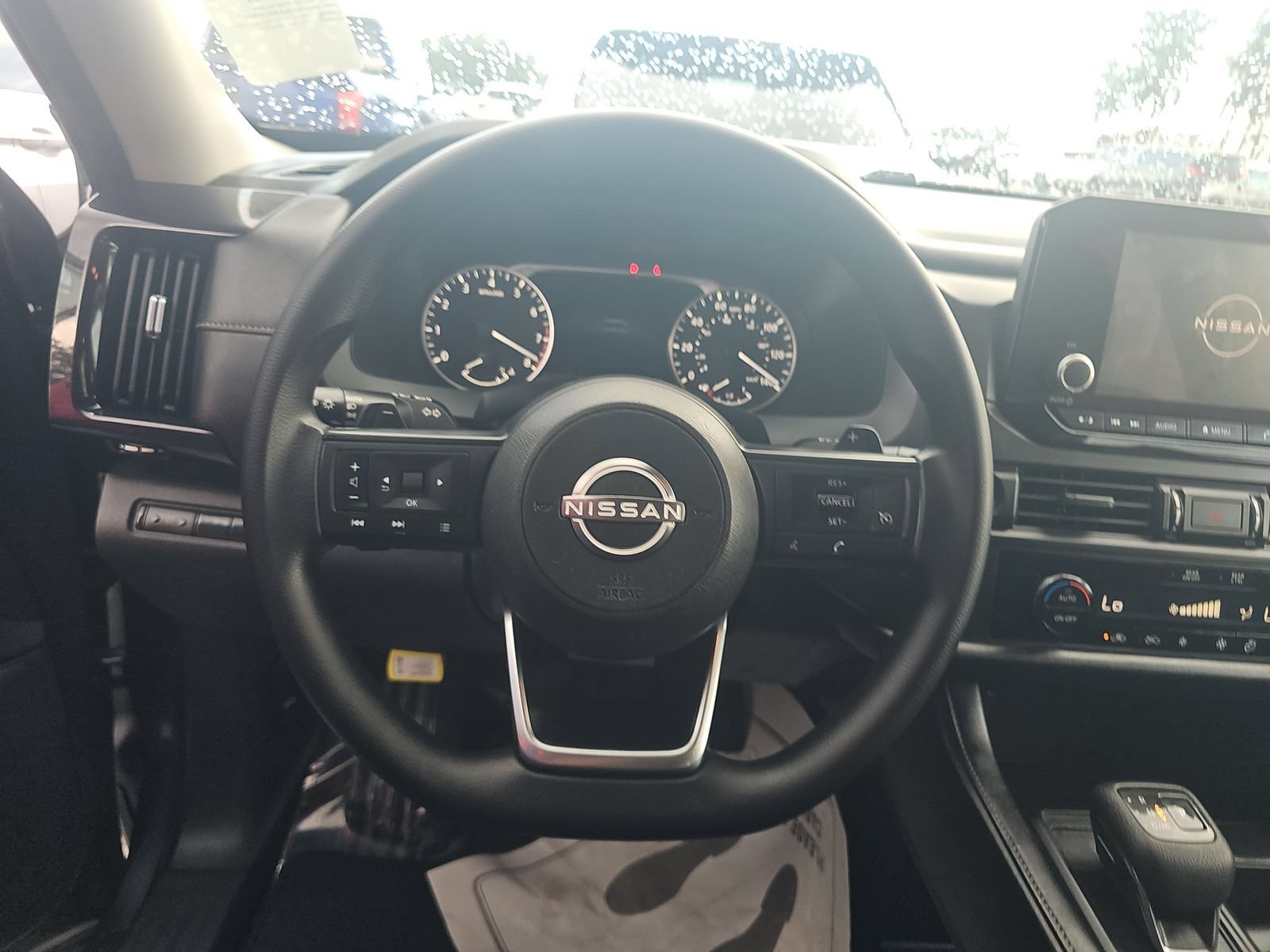 Used 2025 Nissan Pathfinder S FWD image 32