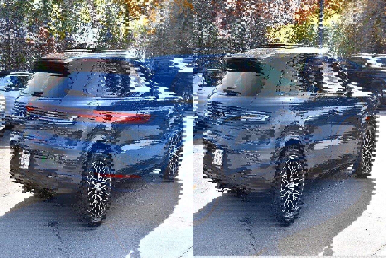 Used 2025 Porsche Cayenne image 7
