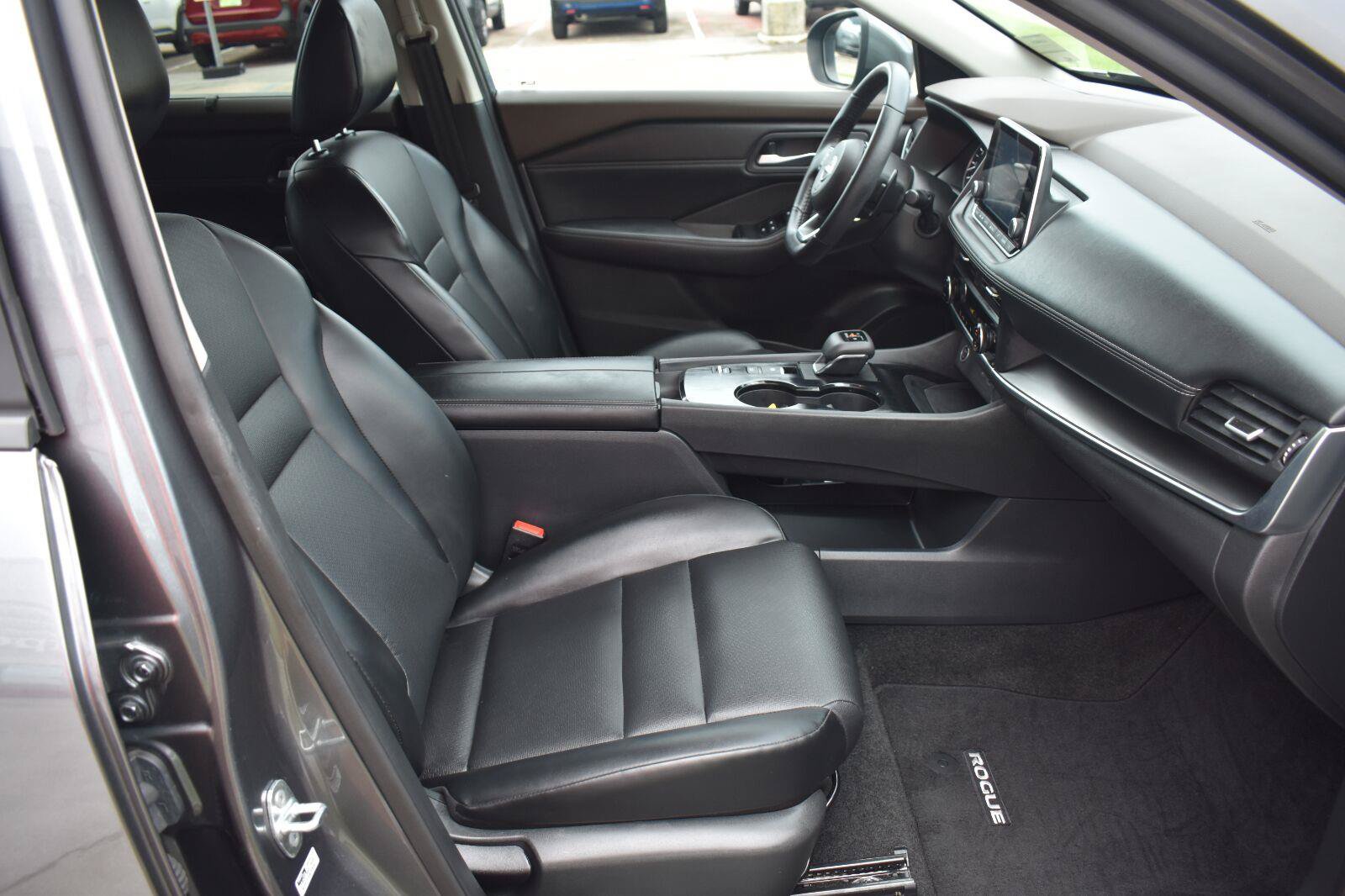 Used 2023 Nissan Rogue SV w/ SV Premium B Package FWD image 62