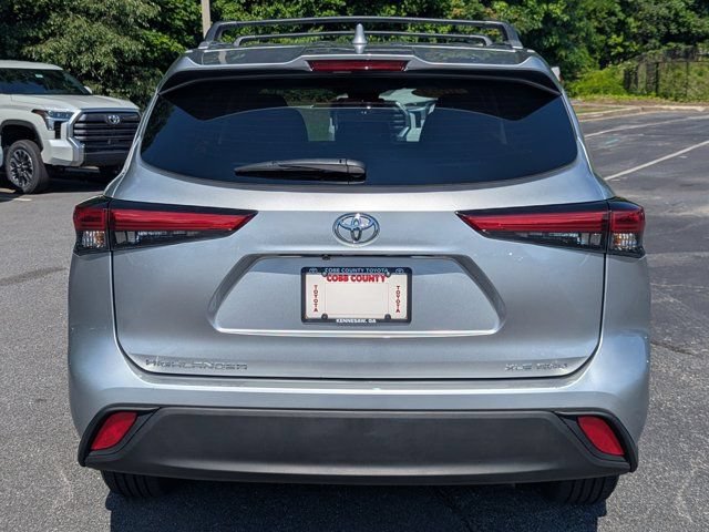 Used 2023 Toyota Highlander XLE AWD/4WD image 6