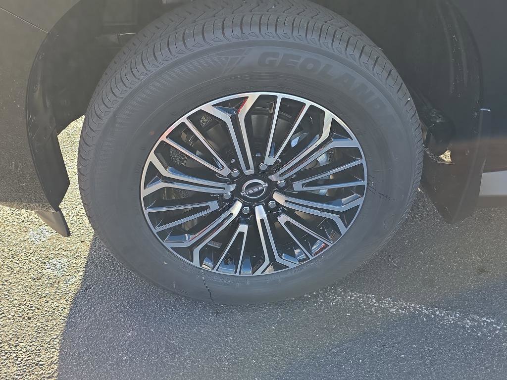 New 2025 Nissan Armada Platinum image 9