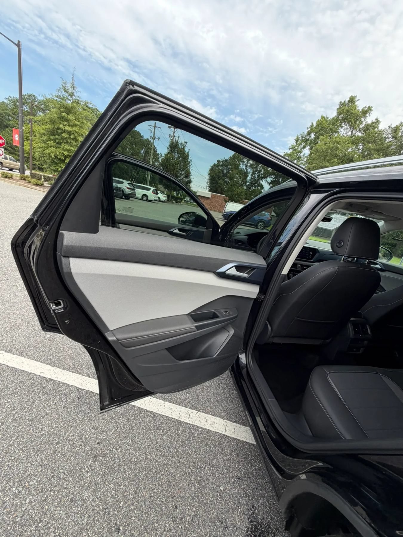 Used 2024 Volkswagen Taos SE FWD image 18