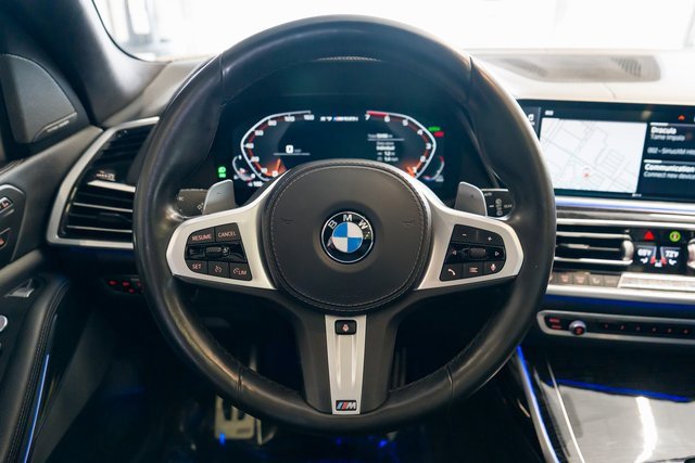 Used 2022 BMW X7 M50i w/ Cold Weather Package image 15