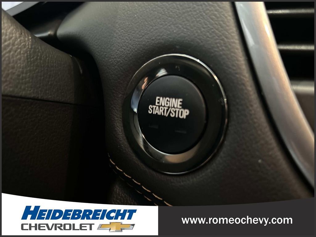 Used 2022 Chevrolet Trax LT w/ LT Convenience Package image 28