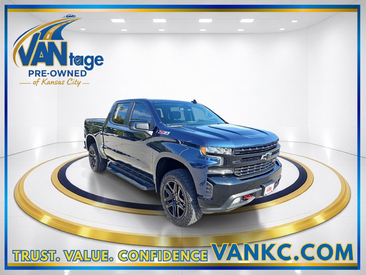 Used 2021 Chevrolet Silverado 1500 LT Trail Boss w/ Bed Protection Package AWD/4WD image 3
