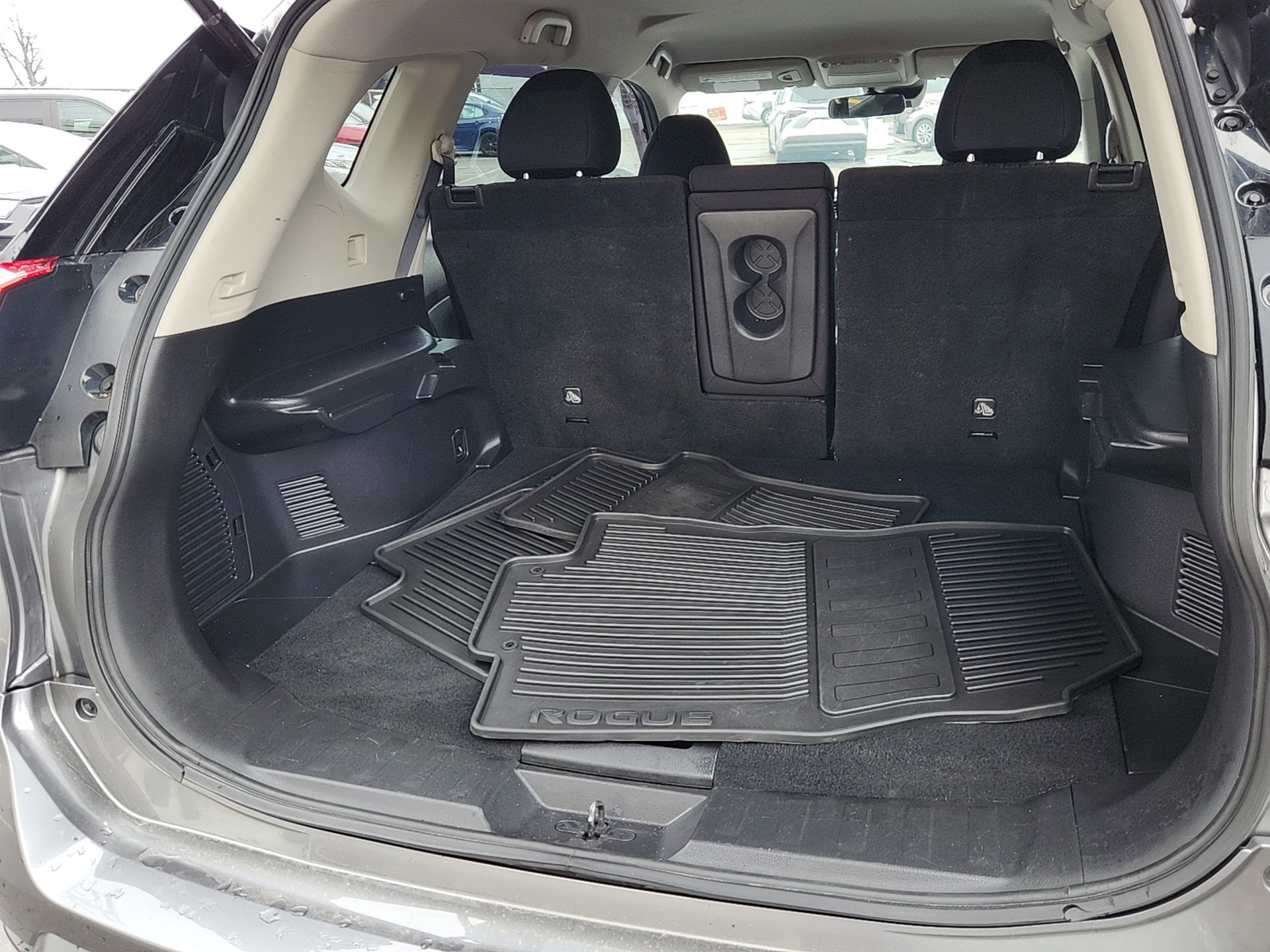 Used 2019 Nissan Rogue SV w/ Premium Package image 23