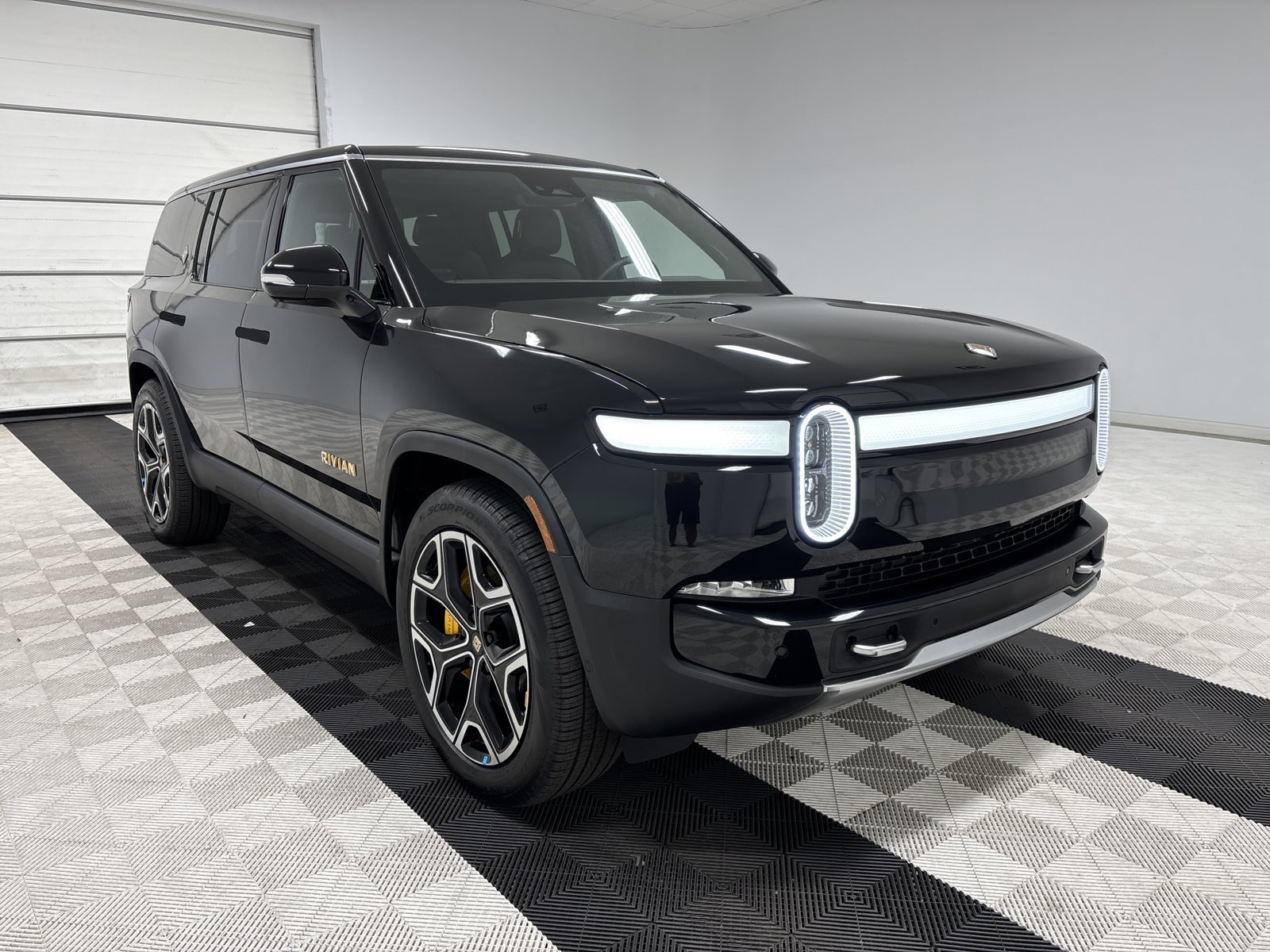 Used 2023 Rivian R1S Adventure Quad AWD/4WD image 7