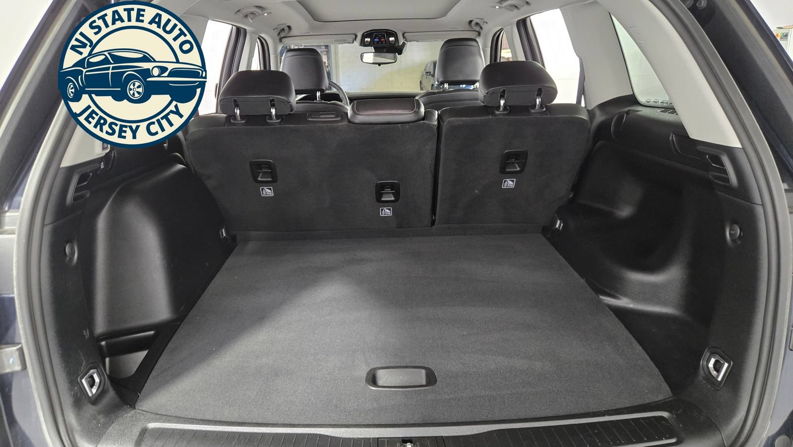 Used 2024 Jeep Grand Cherokee Limited AWD/4WD image 37