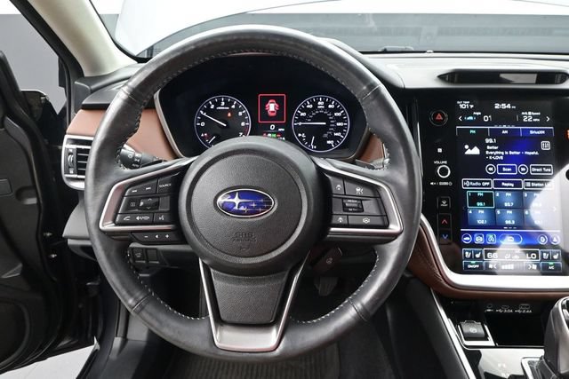 Used 2023 Subaru Outback Touring AWD/4WD image 5