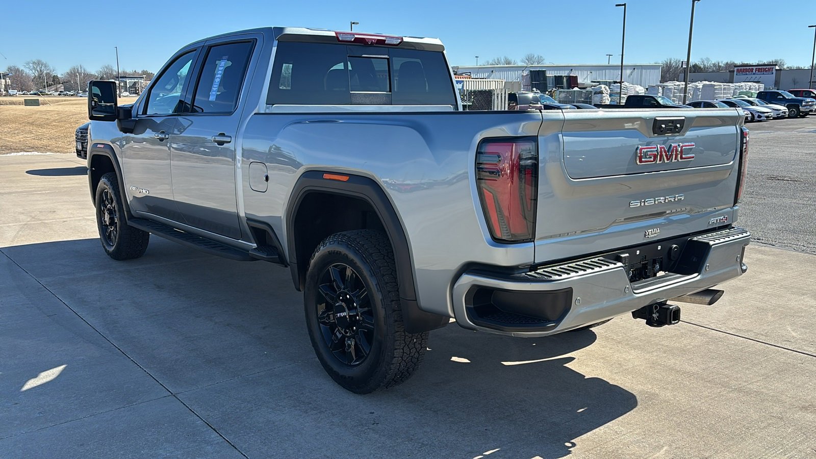 Used 2024 GMC Sierra 2500 AT4 w/ AT4 Premium Plus Package image 7