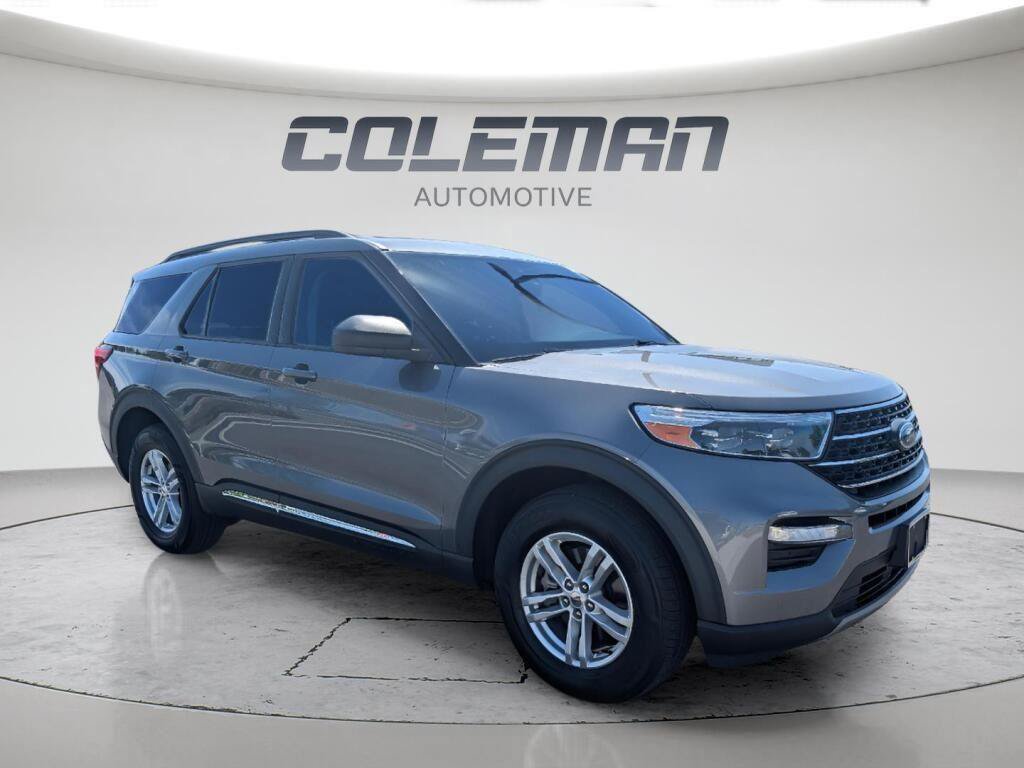 Used 2022 Ford Explorer XLT w/ Equipment Group 202A AWD/4WD image 3