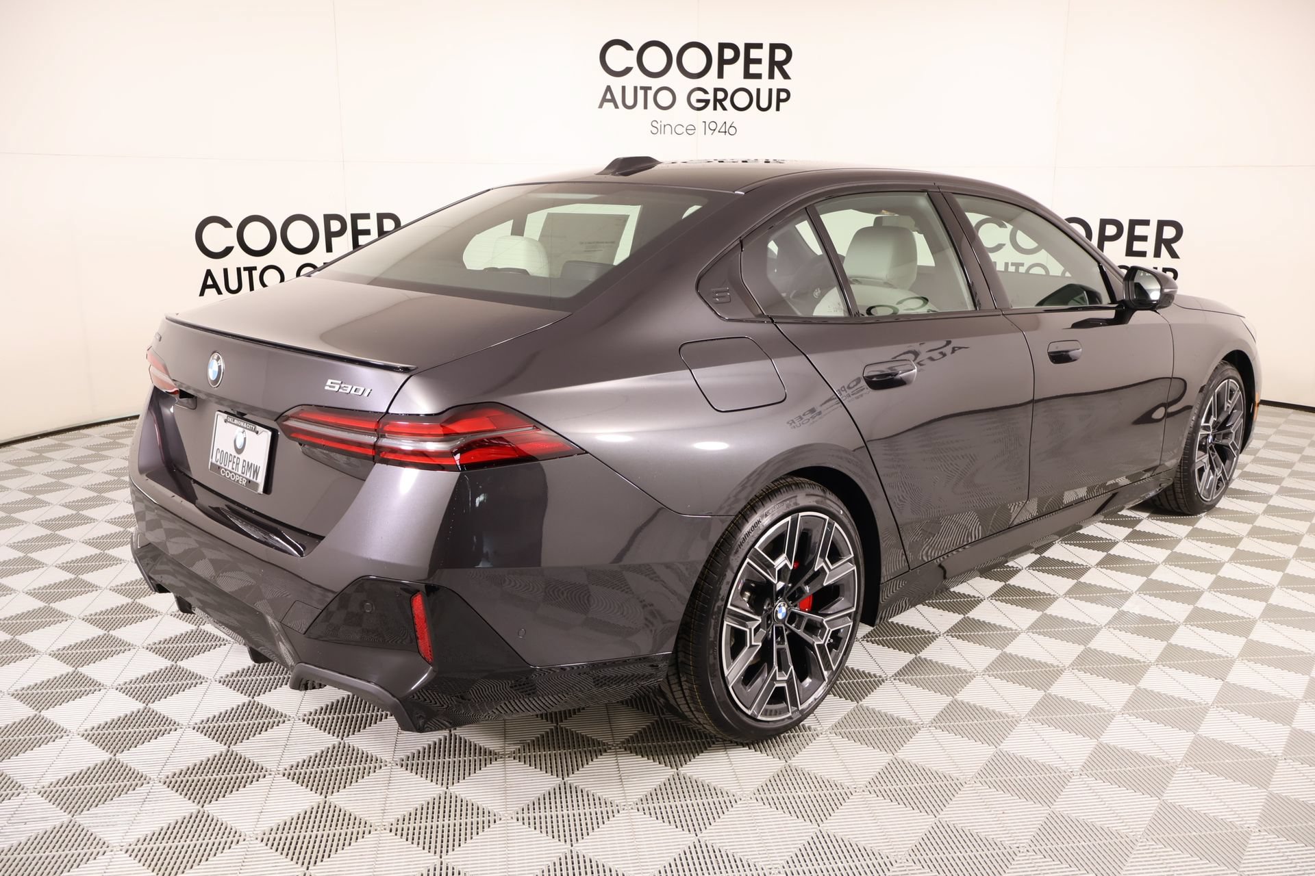 New 2026 BMW 530i xDrive w/ M Sport Package AWD/4WD image 21