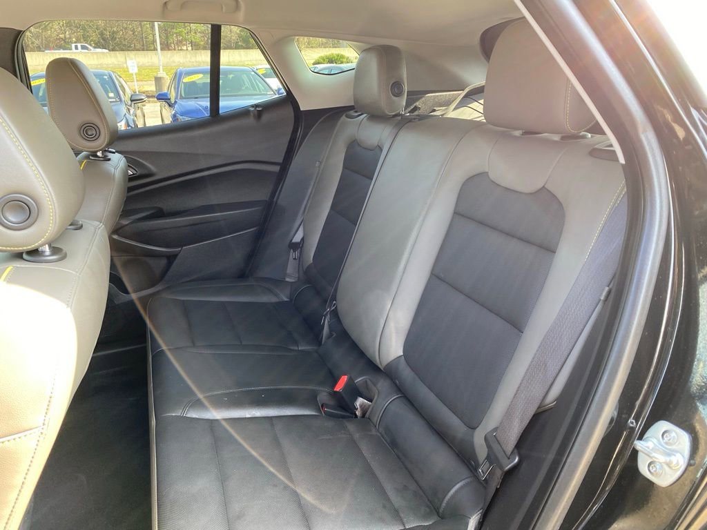 Used 2025 Chevrolet Trax ACTIV w/ Sunroof Package image 24